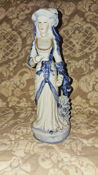 Bibelou   Femeie