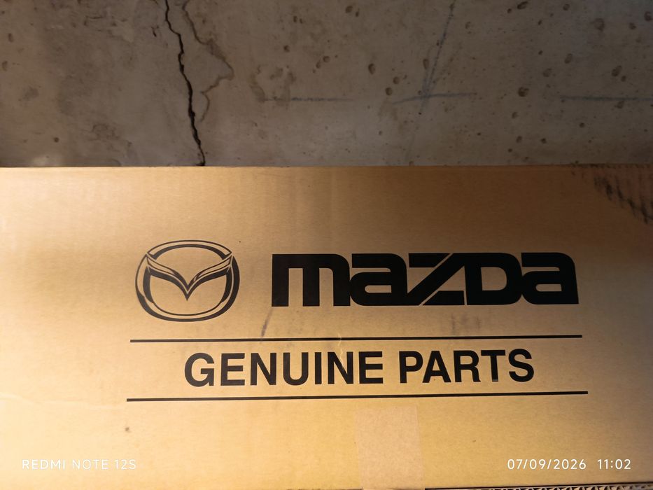 Оригинална лява лайсна в решетката Mazda CX-5 2022-