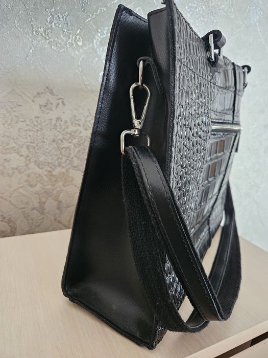 Продам сумку из натуральной кожи