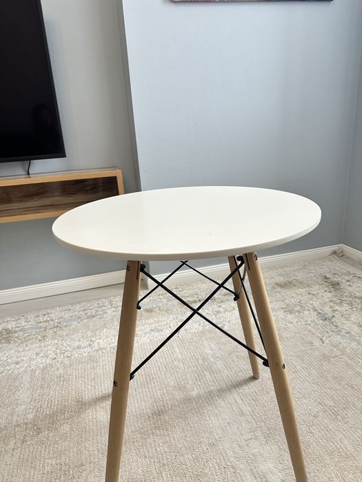 Продается стол в хорошем качестве