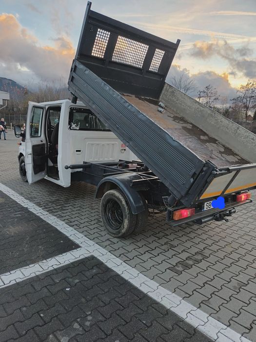 Vînd basculabilă ..Cabină dublă