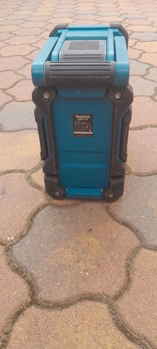 Vand radio Makita