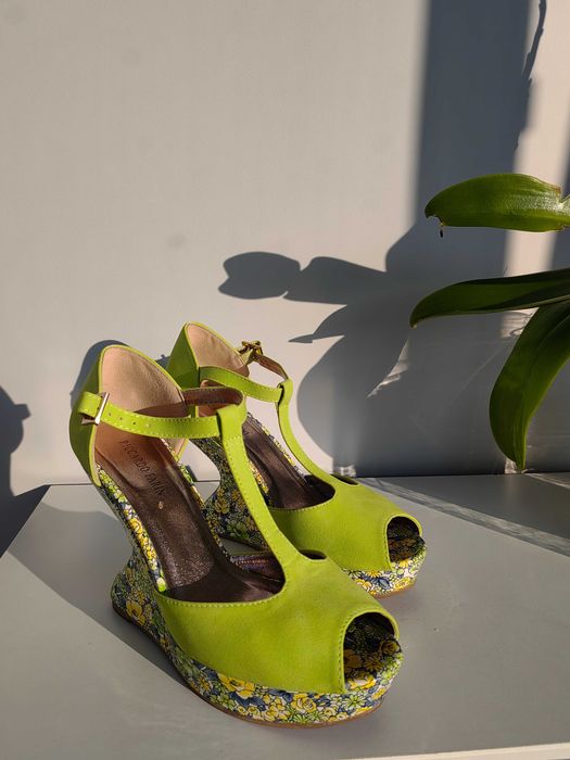Сандали цвят лайм