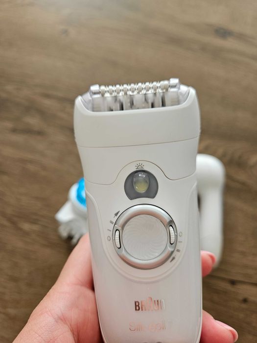 Set Epilator Braun Silk-Epil 7 si Perie exfoliere corporala si faciala