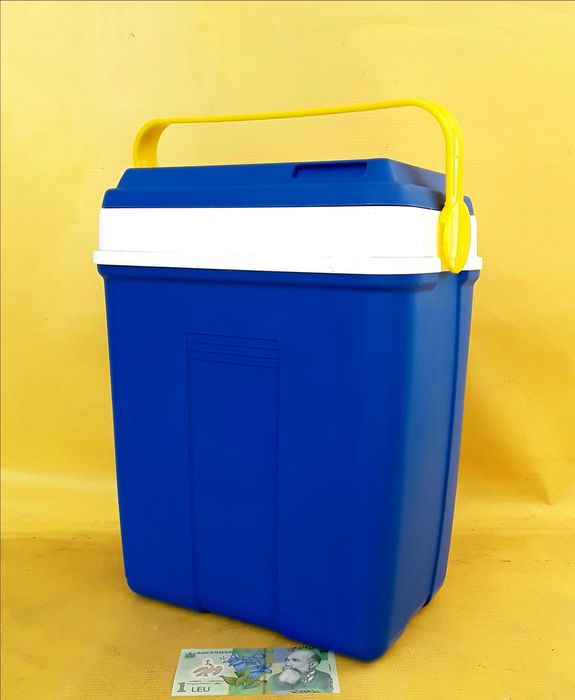 Lada frigorifica 12 L 20 x 30 x 37 Cm NOUA - 50 Lei