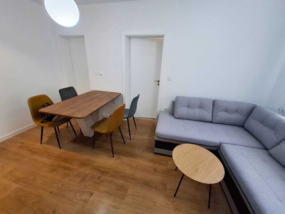 Дава се под наем Двустаен апартамент в Шумен, Тракия - 55 кв.м за 368.73 € - Снимка #2