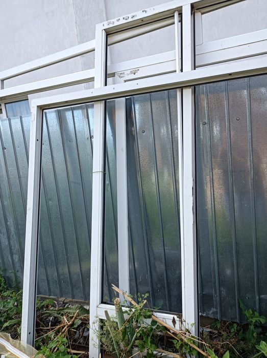 Schelet din tâmplărie PVC .