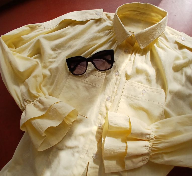 Блузка из тончайшего хлопка.размер 38-40,рост 165-168 см.