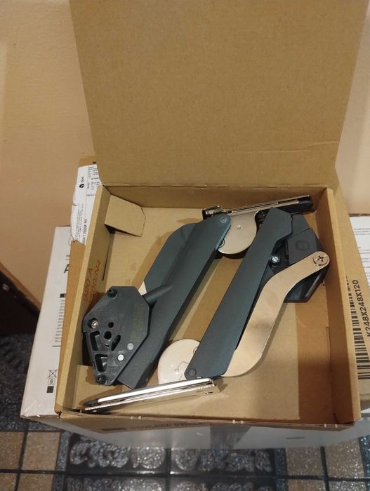 Set 2 balamale corp bucatarie - Sistem de ridicare a usii cu amortizor