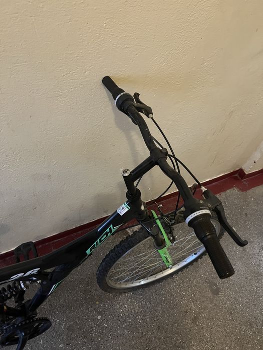 Vand bicicleta  in stare excelenta