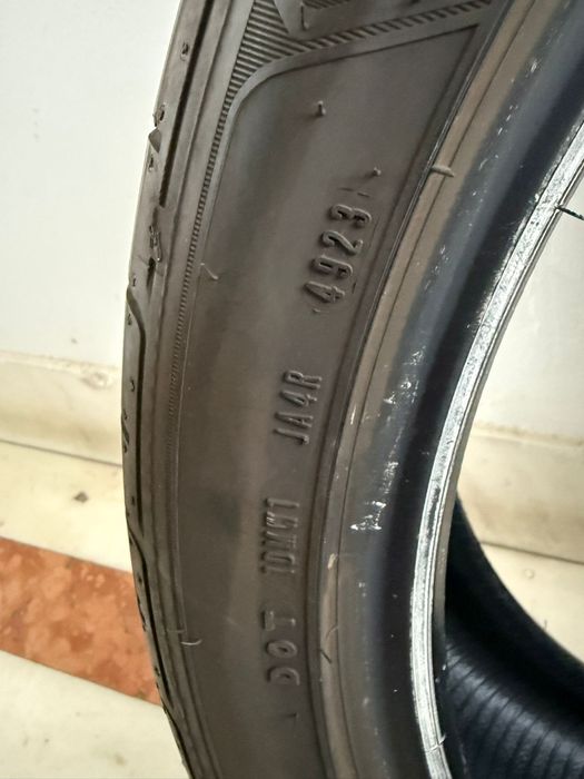Vând 4 cauciucuri Goodyear eficientgrip performance 215 /45 /r20