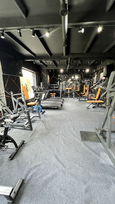 Тренажерный зал сотилади