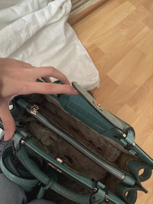 Geantă Guess Reptilă