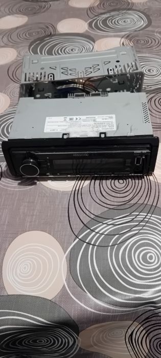 Продавам 2броя сиди за кола