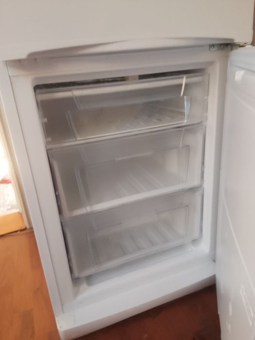 Продам новый холодильник