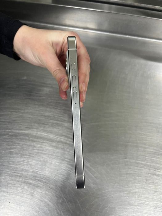 Продам айфон 15 про 256гб