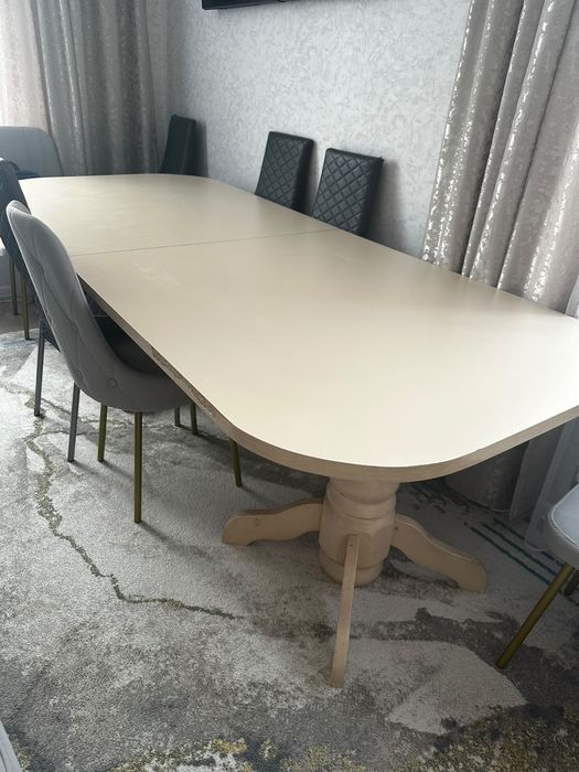 Продам стол за 60000 тг!