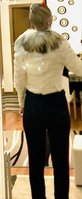 Blanita eleganta Alba