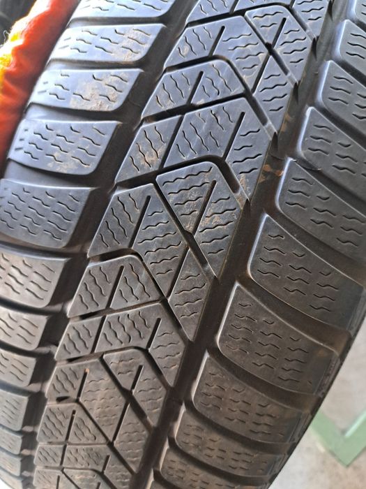 2 anvelope iarnă 225 60 r18 Pirelli