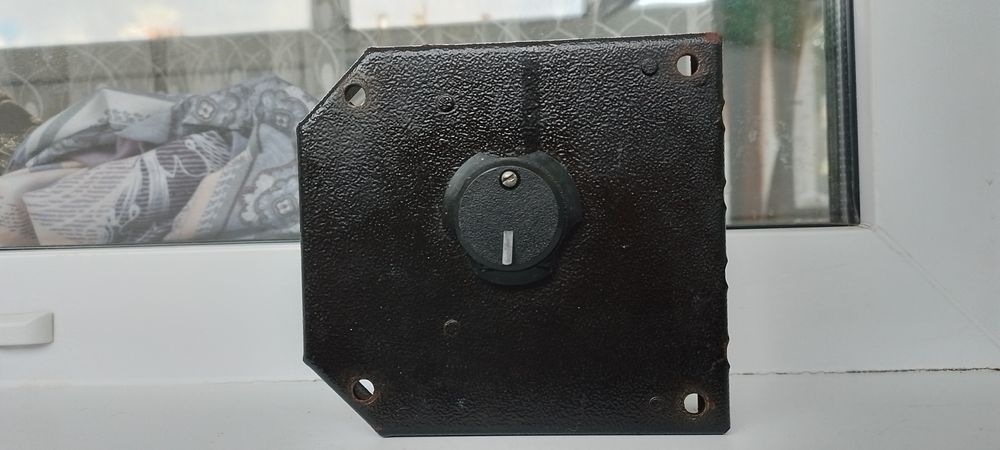 Продам замок наружный