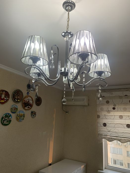 продаются люстры рабочие