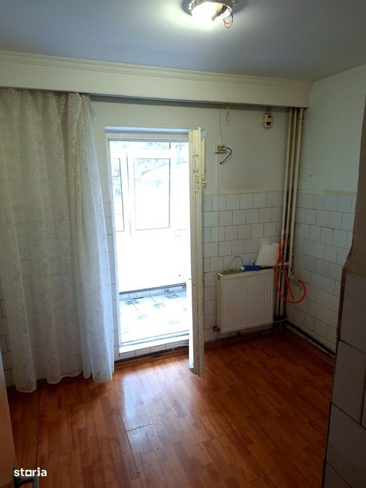 2 camere Eremia , Decomandat / Centrală , Amplasament DEOSEBIT!