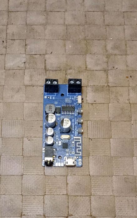 Vând echipamente Bluetooth Audio