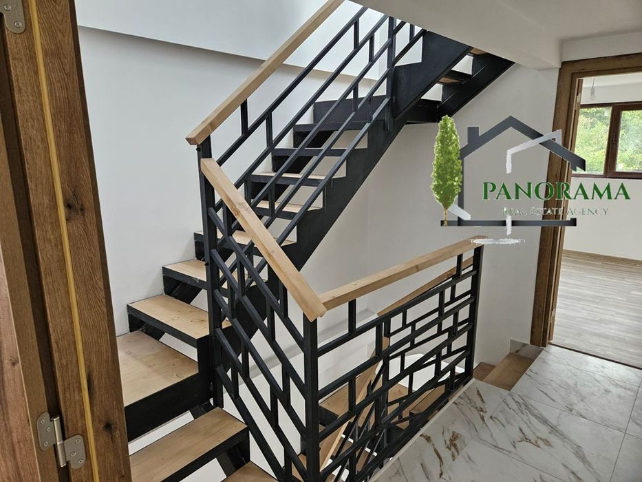 Продава се Мезонет в Шумен, Томбул джамия - 154 кв.м за 861 €/кв.м - Снимка #2