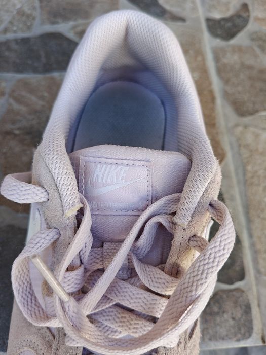 Adidași Nike în stare bună