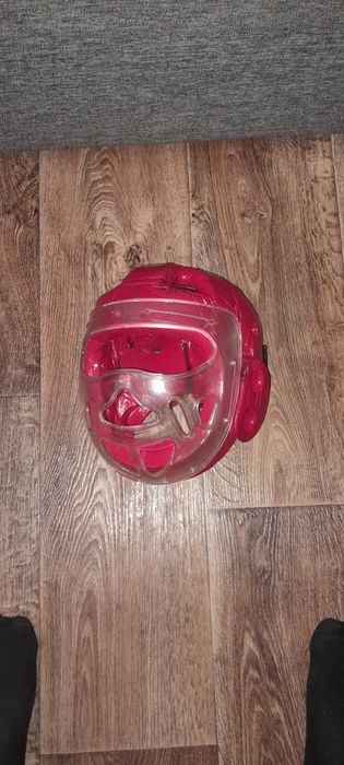 Шлем для смешанных единоборства