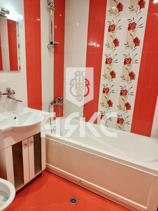 Продава се Тристаен апартамент в София, Люлин 9 - 103 кв.м за 2020 €/кв.м - Снимка #10