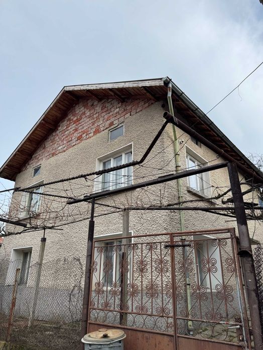 Продава се КЪЩА