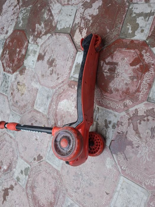 Детский самокат В хорошем состоянии