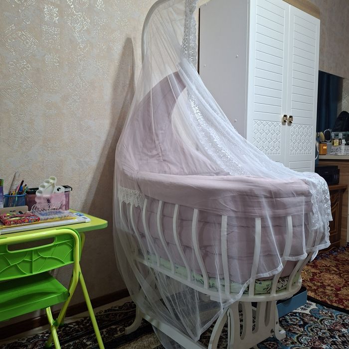 Кровать качалка  детская, б.у.хорошем состоянии,  продаётся