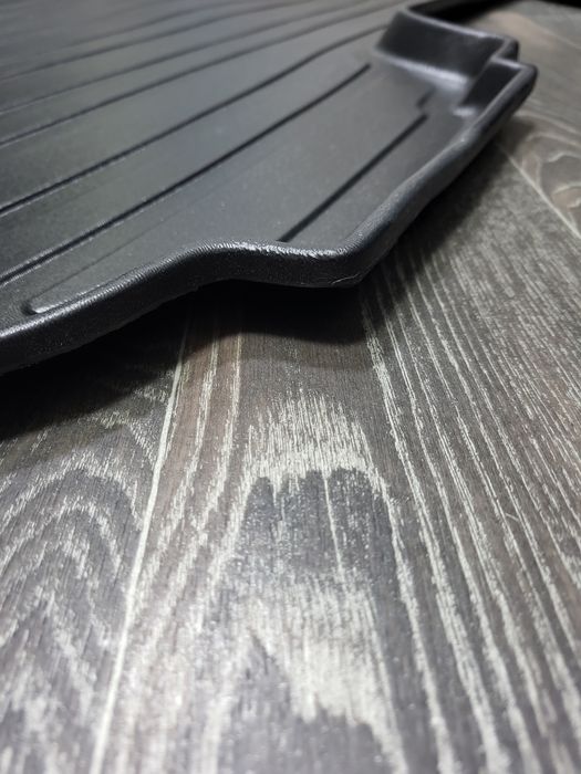 Subaru коврики в багажник