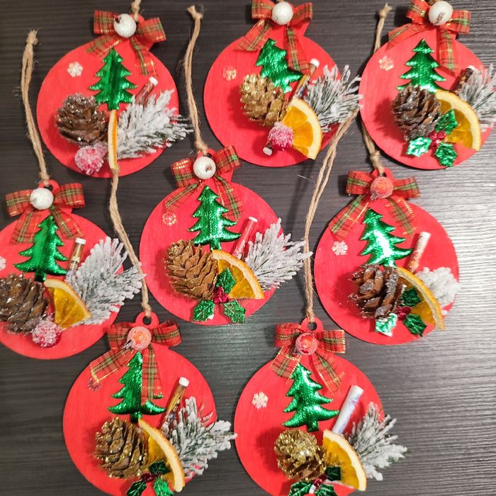 Коледни венци/Елхи с мъх/висулки за закачане/ късметчета