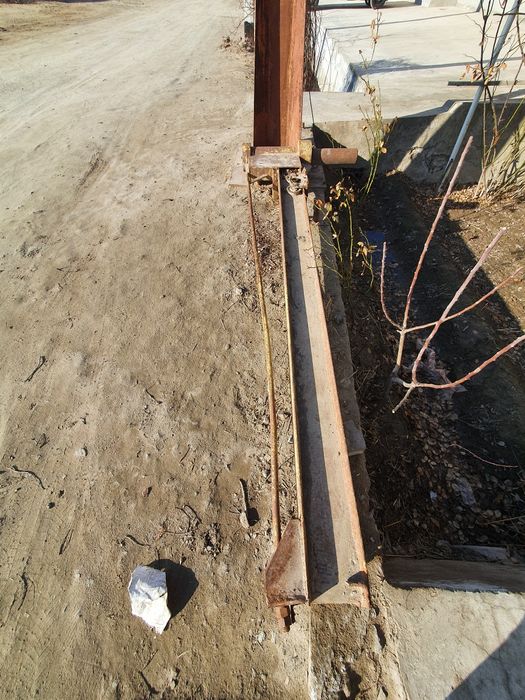 Tokarni sexla uchun kran.