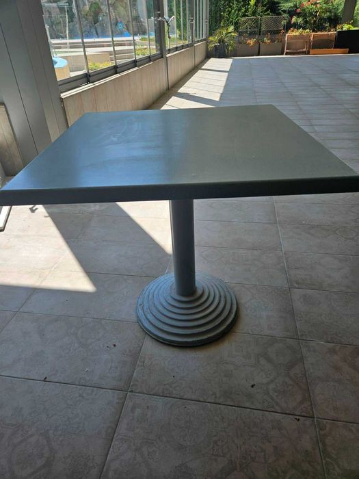 Трапезарни  маси