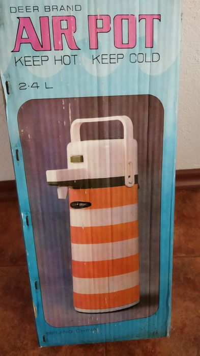 Термос с   помпа