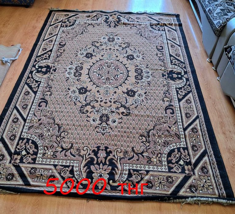 Продам б/у ковры.