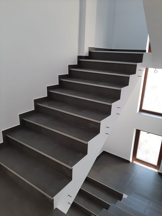 Efectuez lucrări de amenajare interioară și exterioară