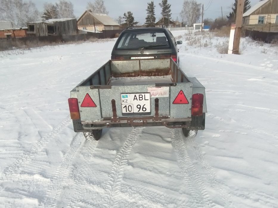 Прицеп легковой,самосвальный.