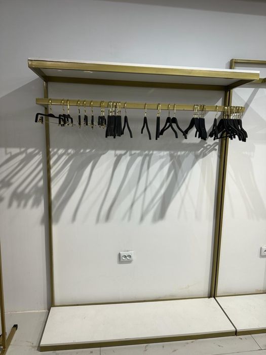 Оборудование для магазина одежды