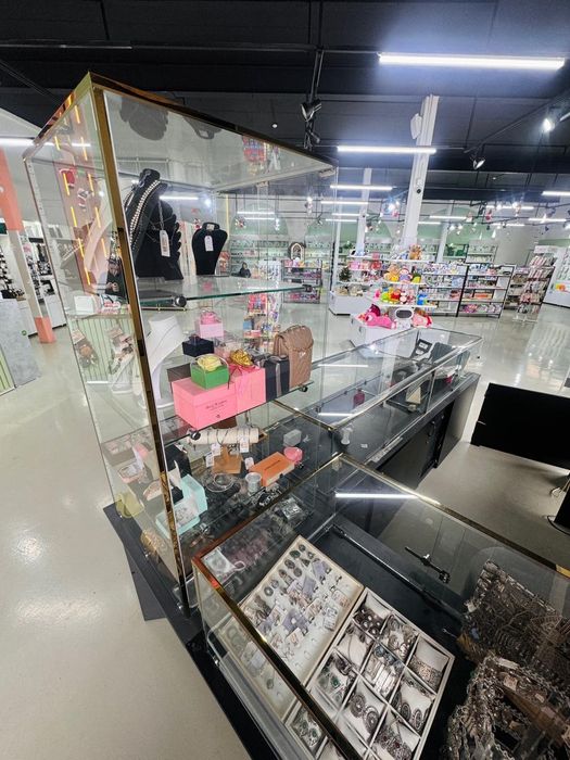 Ветрина для украшений