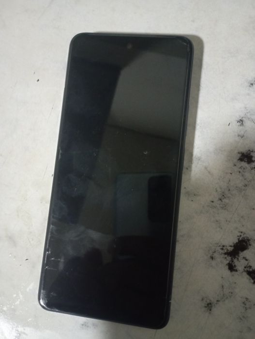 Infinix hot 40 pro 256talik