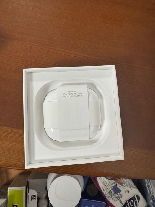 Наушники Apple AirPods 4
