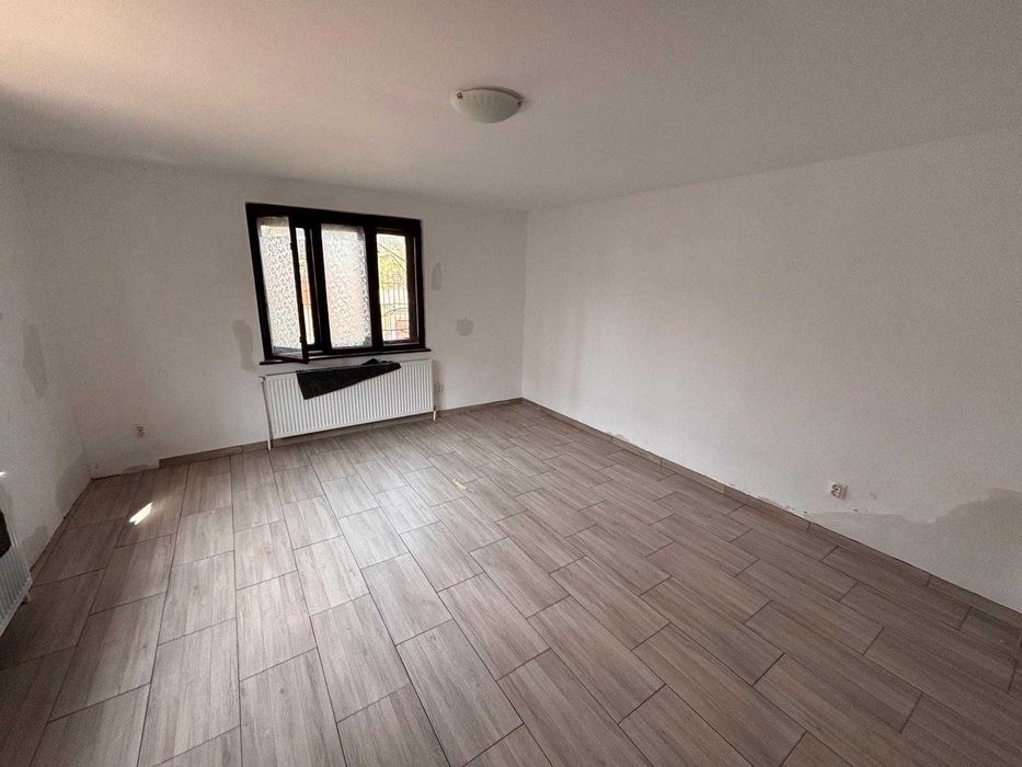 Casă de închiriat cu gospodărie în comuna Gilău!
