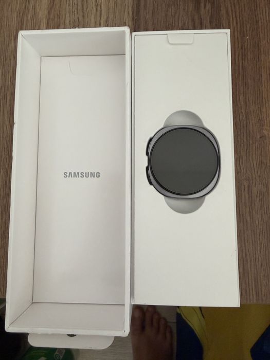 Samsung Galaxy Watch 8 44mm Graphite - Nou, doar desigilat, cutie completa.