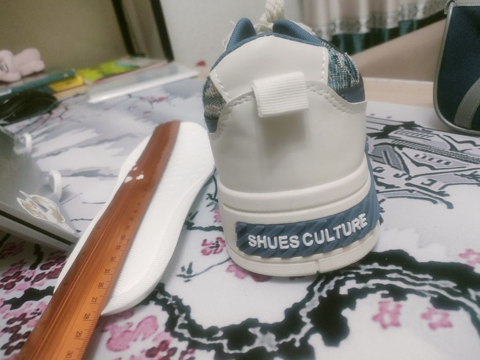 Крассовки молодежные тредовые