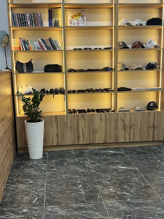 Сдаётся рейл в магазине на условиях субаренды